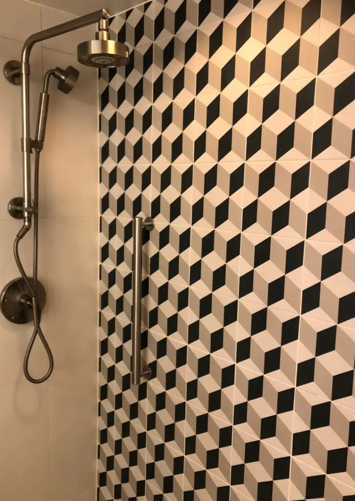 Duniway Hotel Portland Shower