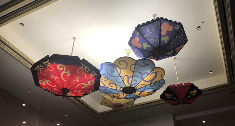 disneyland hotel anaheim los angeles umbrellas