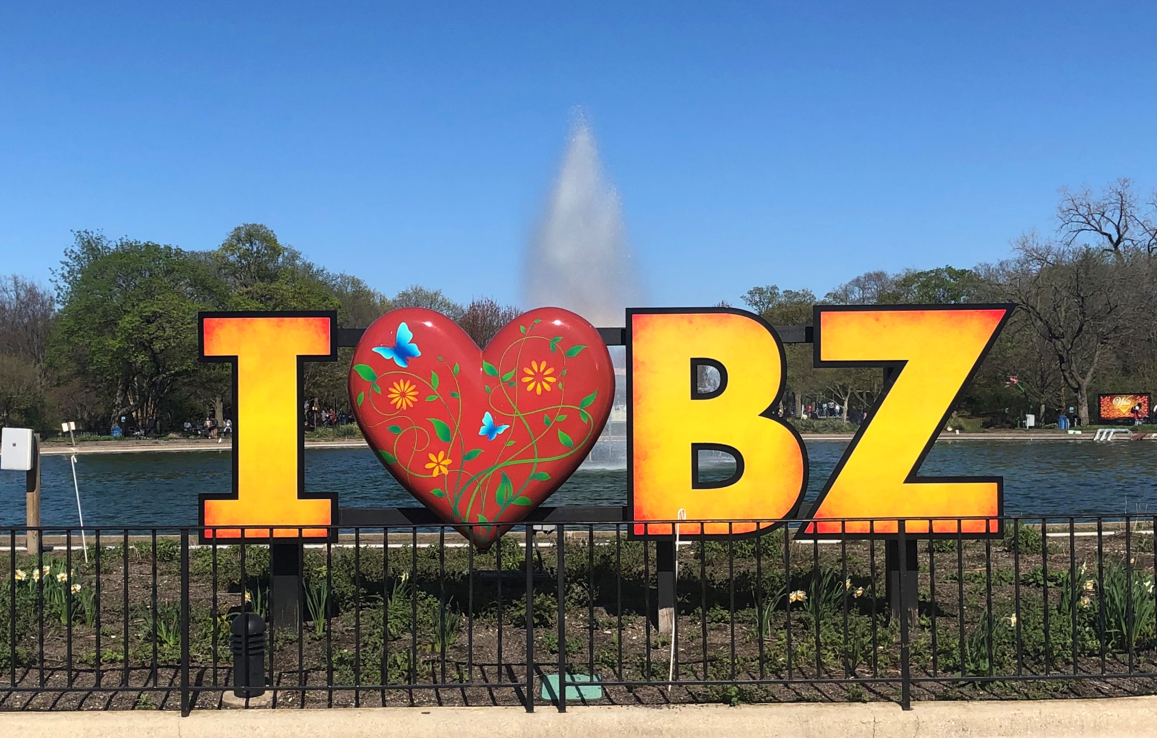 Brookfield Zoo heart sign