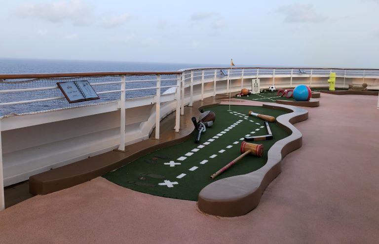 disney fantasy mini golf