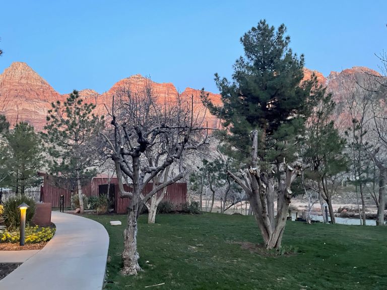 the cliffrose lodge & gardens at zion national park springdale view