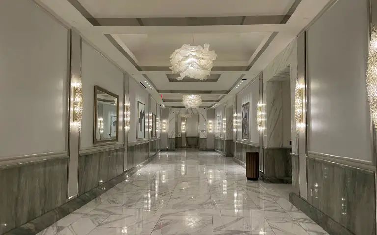crockfords las vegas lxr hotels & resorts hallway