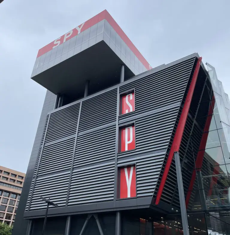 international spy museum entrance