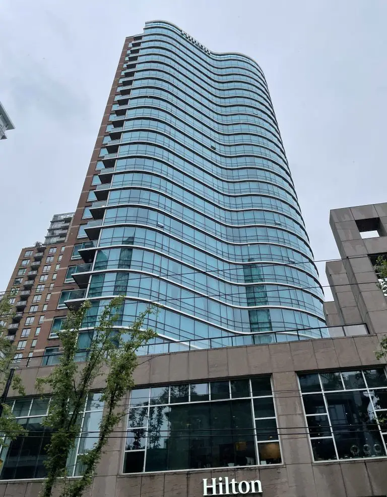 hilton vancouver downtown exterior